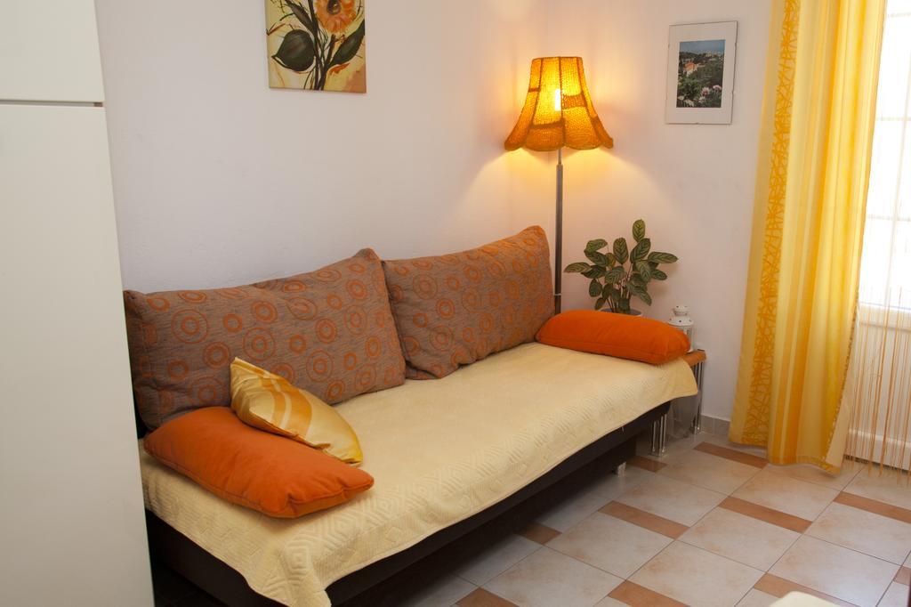 Apartments Marija Vrbnik Εξωτερικό φωτογραφία