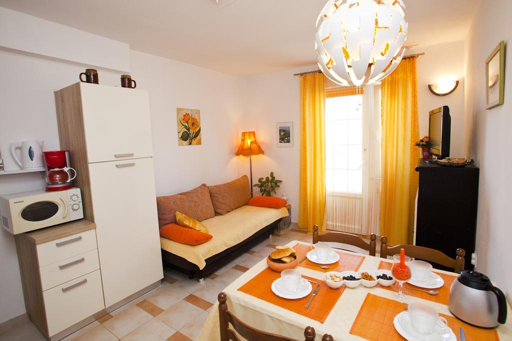 Apartments Marija Vrbnik Εξωτερικό φωτογραφία