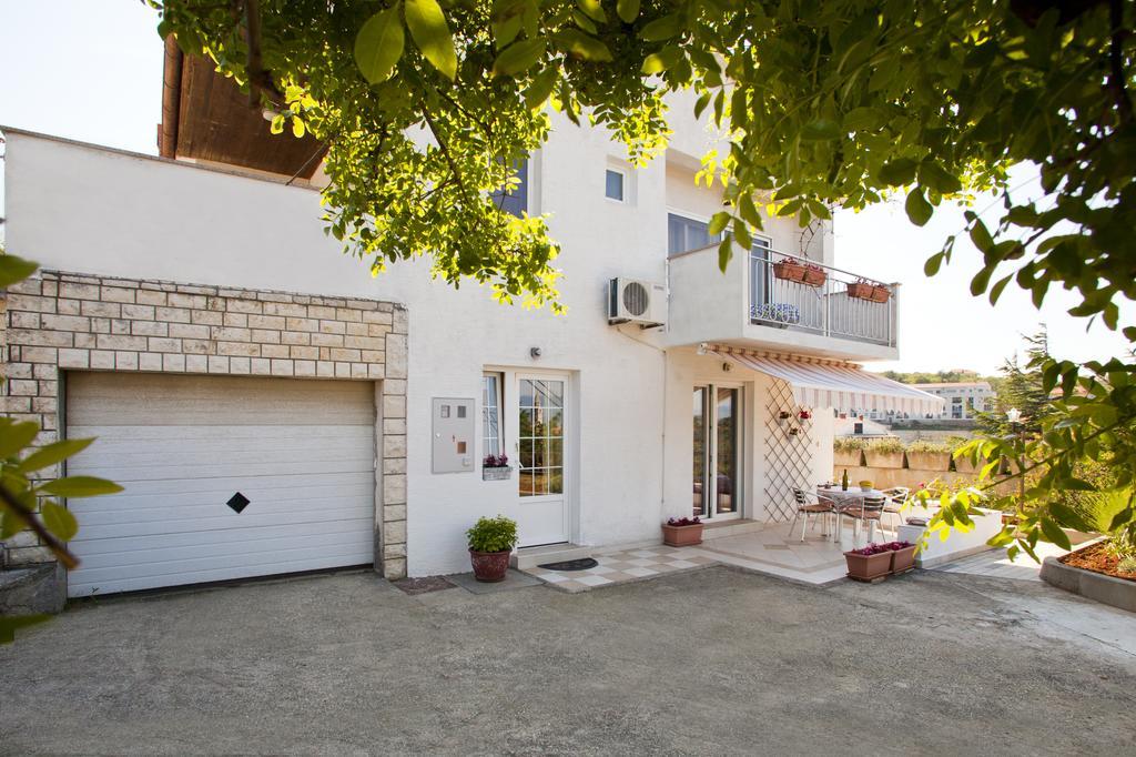 Apartments Marija Vrbnik Εξωτερικό φωτογραφία