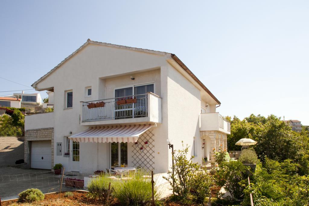 Apartments Marija Vrbnik Εξωτερικό φωτογραφία