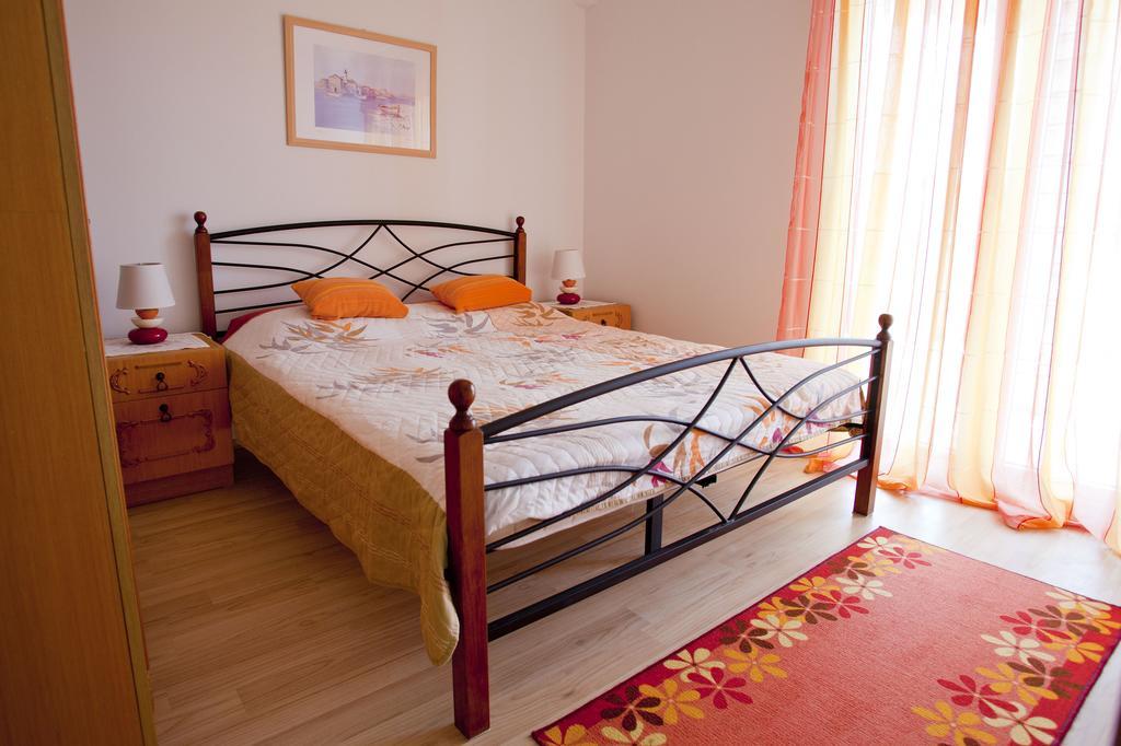 Apartments Marija Vrbnik Εξωτερικό φωτογραφία